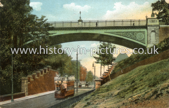 The New Archway, Highgate Hill, Highgate, London. c.1905.